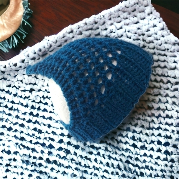 Hand Knit Small Child Cottagecore Bandana - Picture 1 of 4